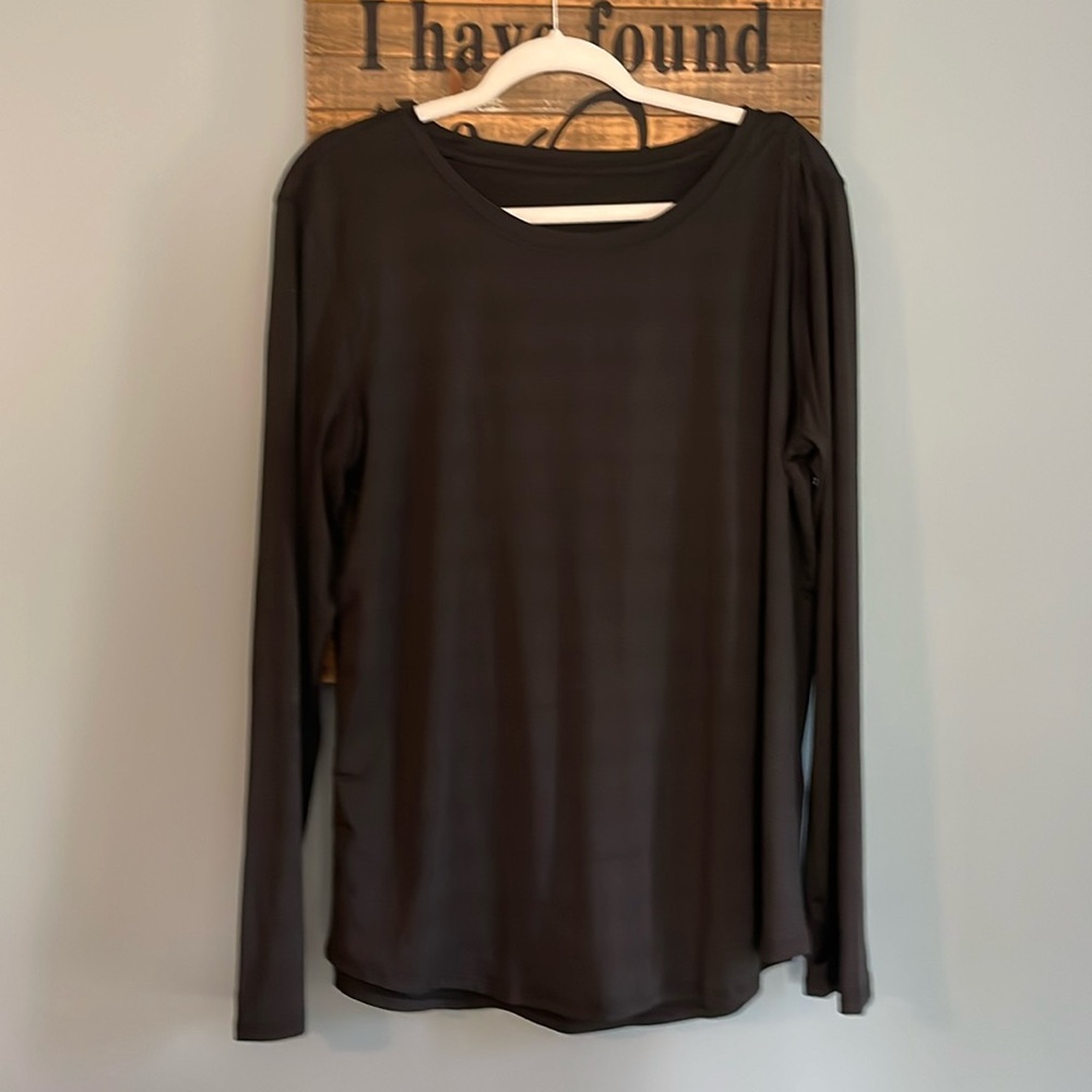 ZYIA Active black long sleeve 🖤 thumb holes!